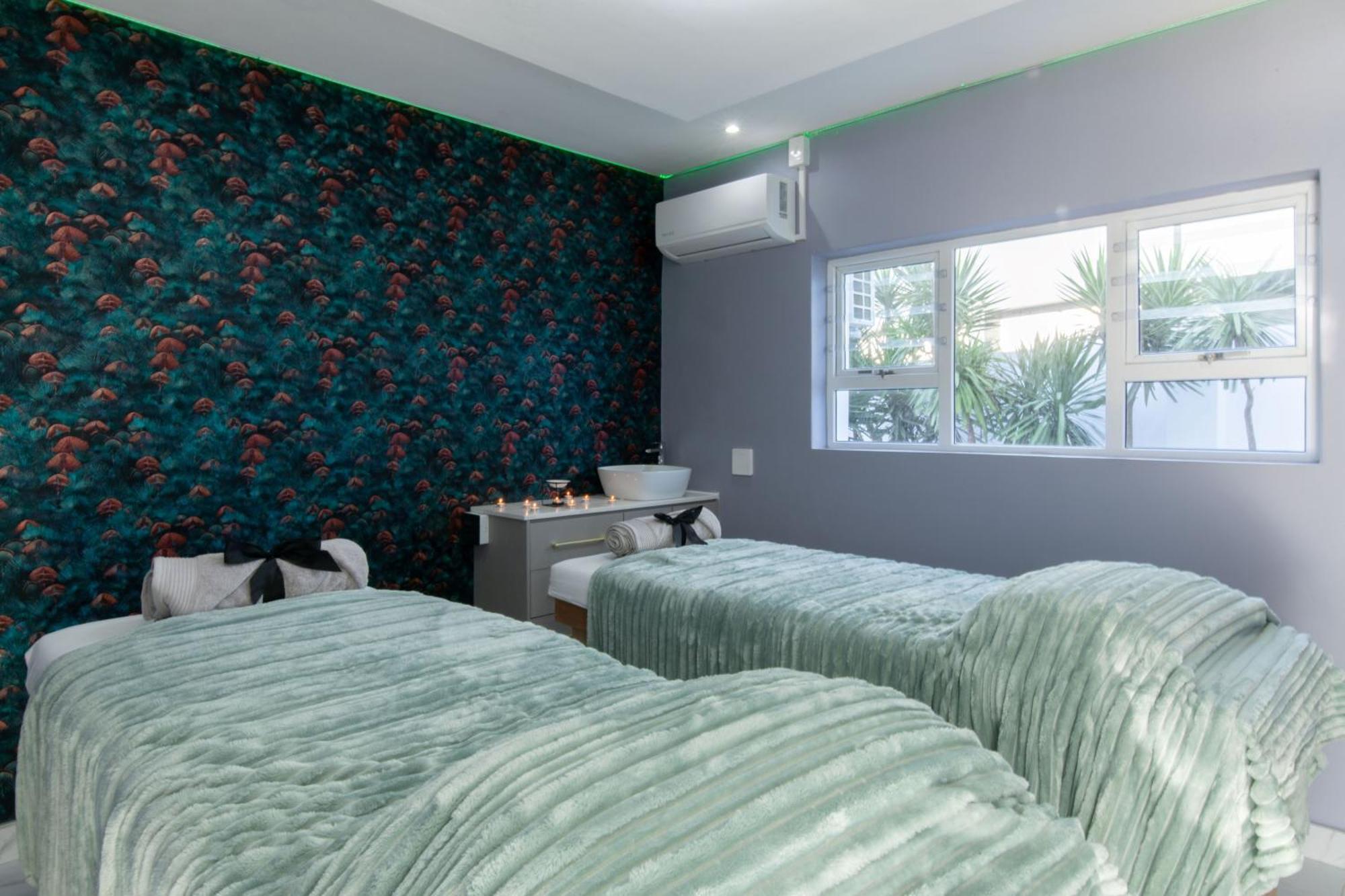 Dolphin Bay Boutique Hotel And Spa ポート・エリザベス エクステリア 写真